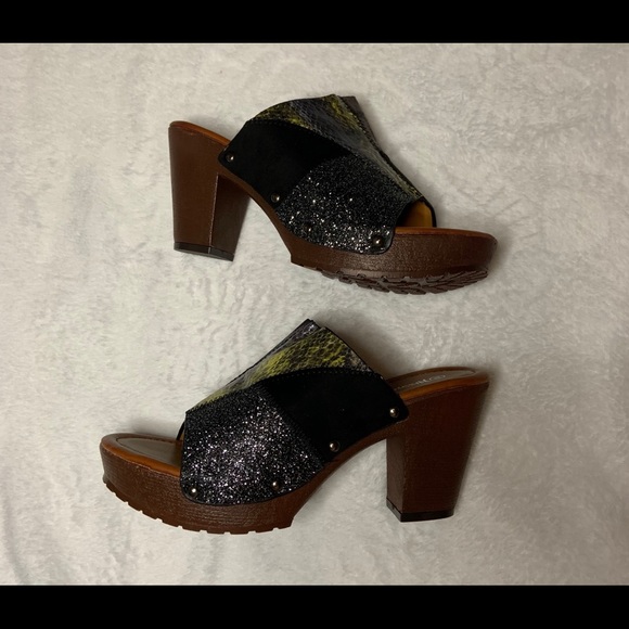 Nature Breeze Multicolored Clog Sandals - Picture 6 of 7